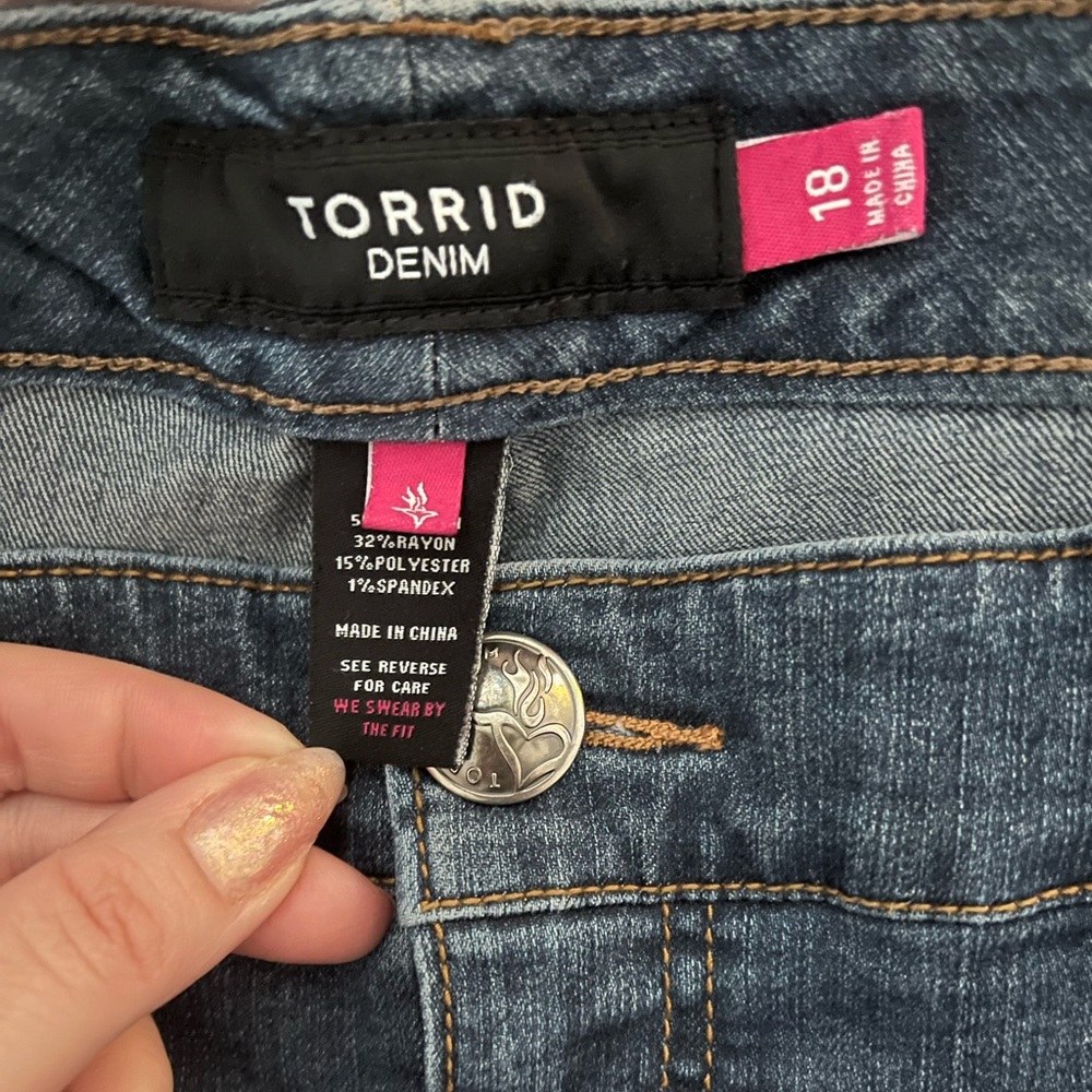Torrid Plus Size 18 Dark Wash Distressed Skinny/Straight Jeans - Picture 8 of 11